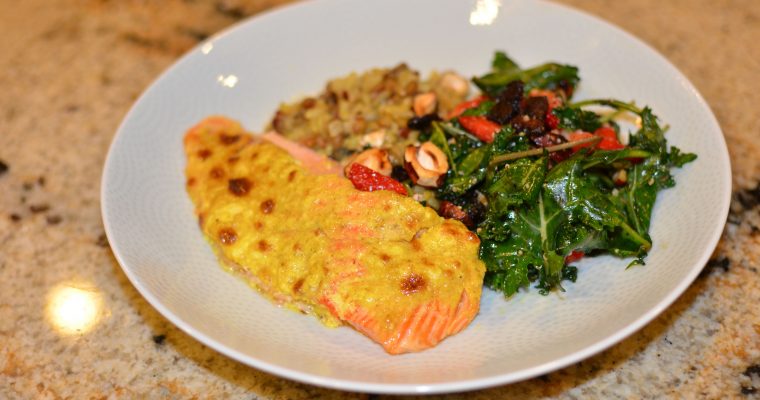 Baked salmon with a lemon curry topping