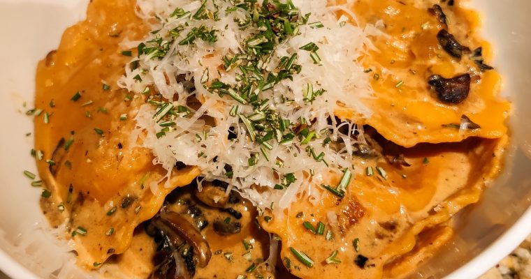 Quick & Cozy Fall Dinner: Pumpkin Ravioli with Creamy Mushroom Sauce